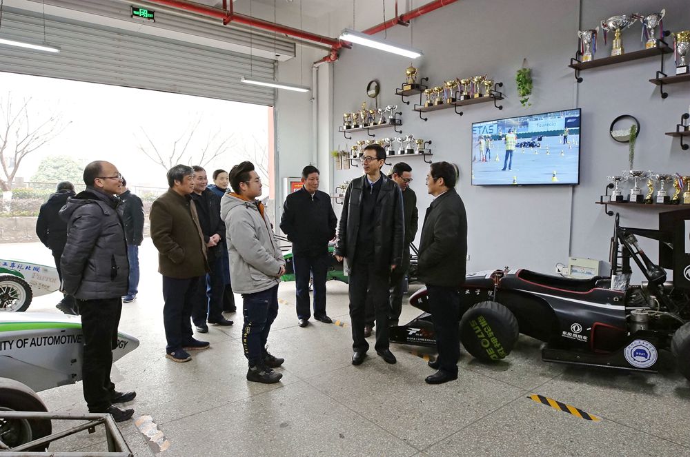 汽车工程师学院武汉基地举办“新能源汽车核心控制器介绍”讲座
